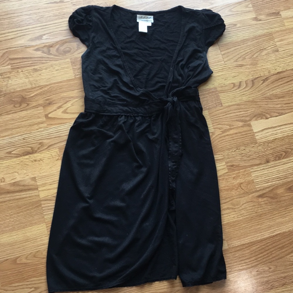 MSSP Max Studio Black short sleeve wrap dress